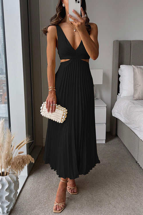 Grace | Flowy Pleated Maxi Dress